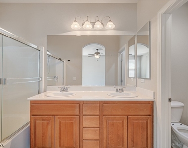 4421 Desert Home Avenue - Photo Thumbnail 31