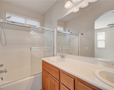 4421 Desert Home Avenue - Photo Thumbnail 32