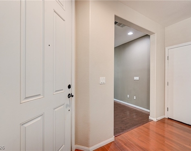 4421 Desert Home Avenue - Photo Thumbnail 3