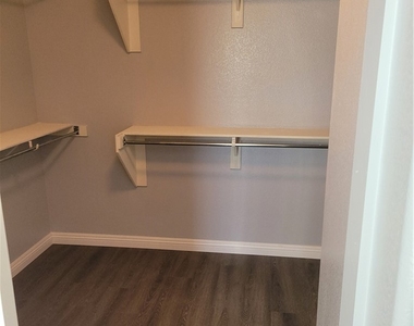 10564 Moultrie Avenue - Photo Thumbnail 20