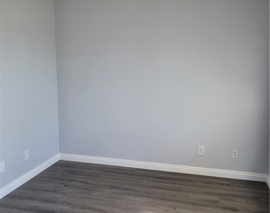 10564 Moultrie Avenue - Photo Thumbnail 21