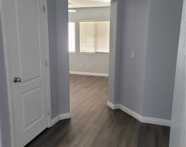 10564 Moultrie Avenue - Photo Thumbnail 23