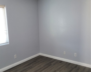 10564 Moultrie Avenue - Photo Thumbnail 34