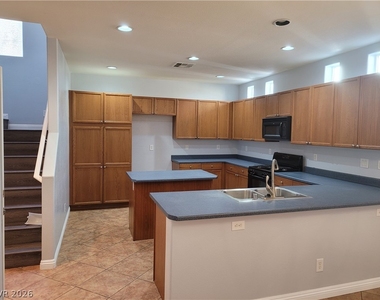 10564 Moultrie Avenue - Photo Thumbnail 8