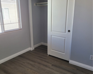 10564 Moultrie Avenue - Photo Thumbnail 28