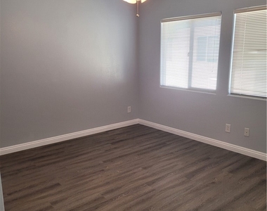 10564 Moultrie Avenue - Photo Thumbnail 24