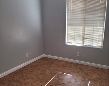 10564 Moultrie Avenue - Photo Thumbnail 5