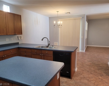 10564 Moultrie Avenue - Photo Thumbnail 12