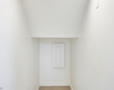11604 Kindle Corner Avenue - Photo Thumbnail 7