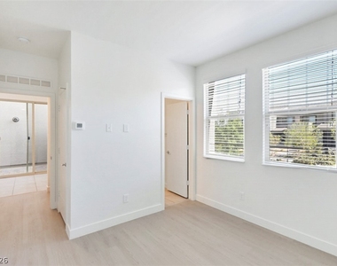 11604 Kindle Corner Avenue - Photo Thumbnail 8