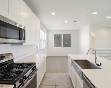 11604 Kindle Corner Avenue - Photo Thumbnail 20
