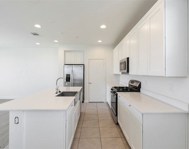 11604 Kindle Corner Avenue - Photo Thumbnail 21