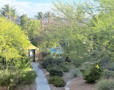 825 Canterra Street - Photo Thumbnail 20