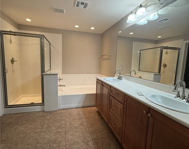 825 Canterra Street - Photo Thumbnail 10