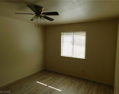 601 Cabrillo Circle - Photo Thumbnail 14