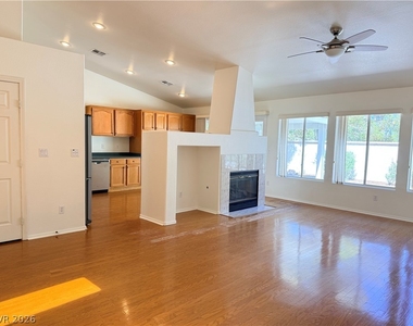 230 Misty Garden Street - Photo Thumbnail 5