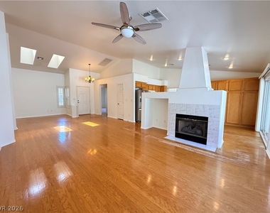230 Misty Garden Street - Photo Thumbnail 11
