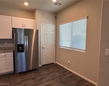4650 Moonbow Avenue - Photo Thumbnail 5