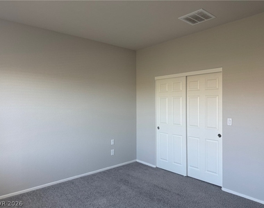 4650 Moonbow Avenue - Photo Thumbnail 8