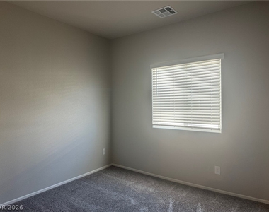 4650 Moonbow Avenue - Photo Thumbnail 15