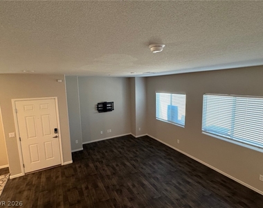 4650 Moonbow Avenue - Photo Thumbnail 2