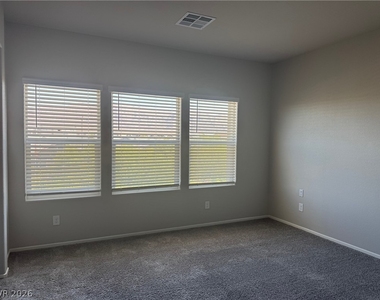 4650 Moonbow Avenue - Photo Thumbnail 7