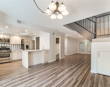 3949 S Torrey Pines Drive - Photo Thumbnail 10