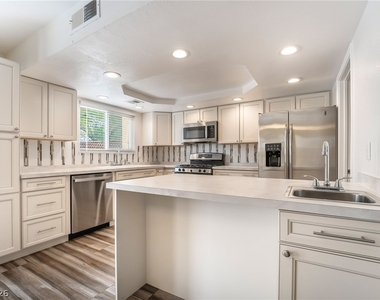 3949 S Torrey Pines Drive - Photo Thumbnail 12