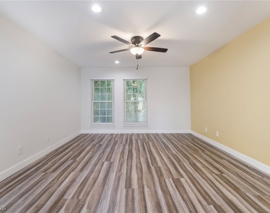 3949 S Torrey Pines Drive - Photo Thumbnail 6