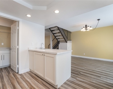3949 S Torrey Pines Drive - Photo Thumbnail 15