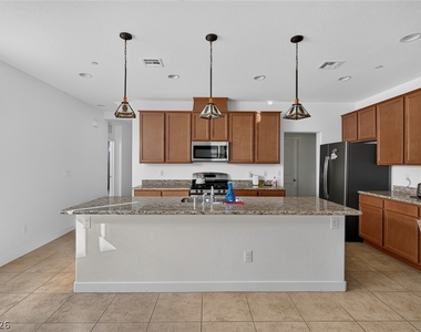 1100 E Sunset Road - Photo Thumbnail 10