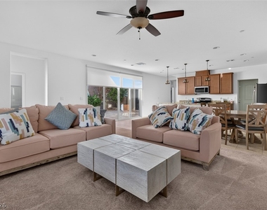 1100 E Sunset Road - Photo Thumbnail 8
