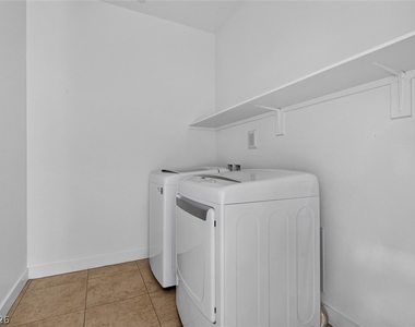 1100 E Sunset Road - Photo Thumbnail 25