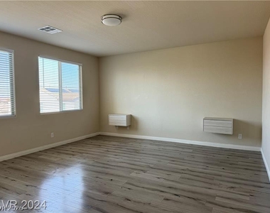 9056 Tony Ridge Avenue - Photo Thumbnail 15