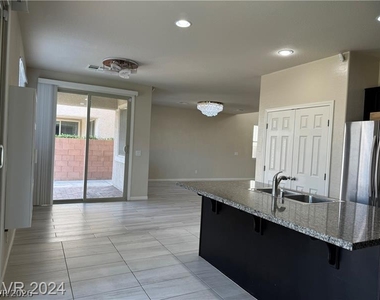 9056 Tony Ridge Avenue - Photo Thumbnail 6