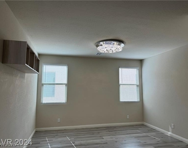 9056 Tony Ridge Avenue - Photo Thumbnail 12