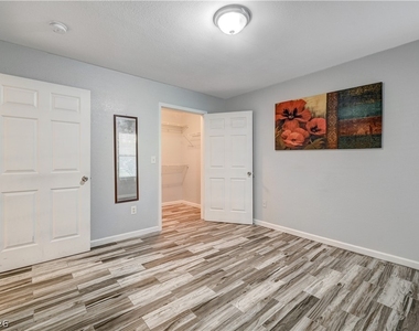 2300 E Silverado Ranch Boulevard - Photo Thumbnail 11
