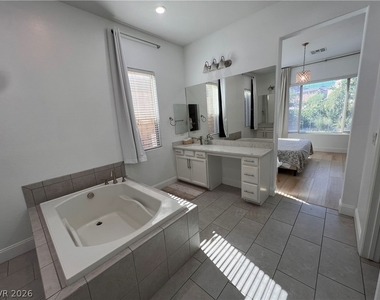 116 Colantonio Court - Photo Thumbnail 5
