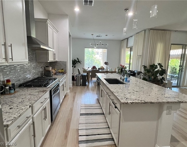 116 Colantonio Court - Photo Thumbnail 26