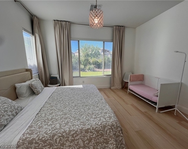 116 Colantonio Court - Photo Thumbnail 3