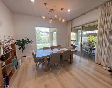 116 Colantonio Court - Photo Thumbnail 13