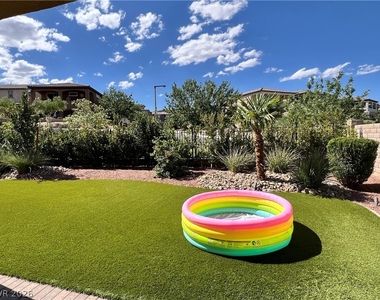 116 Colantonio Court - Photo Thumbnail 16
