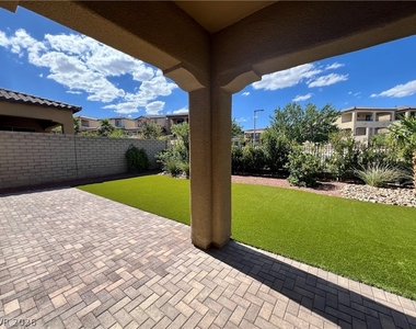 116 Colantonio Court - Photo Thumbnail 15