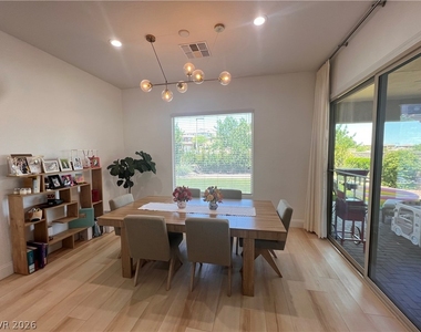 116 Colantonio Court - Photo Thumbnail 12