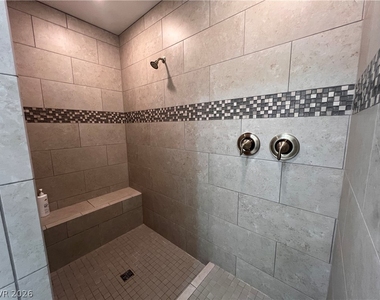 116 Colantonio Court - Photo Thumbnail 6