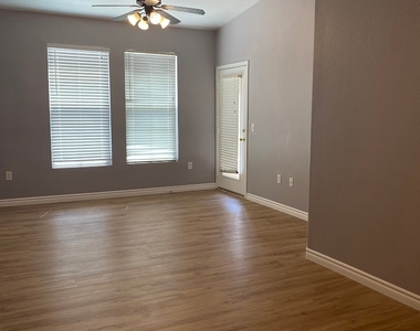 10550 W Alexander Road - Photo Thumbnail 4