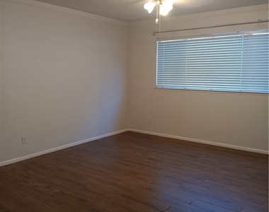 6221 Peppermill Drive - Photo Thumbnail 14