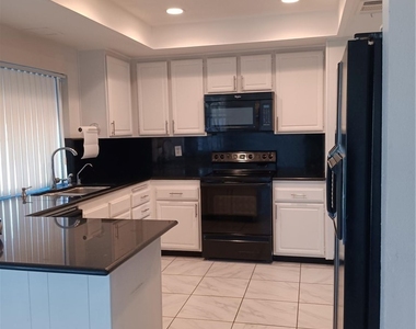 6221 Peppermill Drive - Photo Thumbnail 11