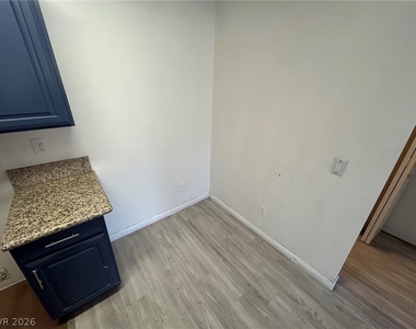 5154 S Jones Boulevard - Photo Thumbnail 8