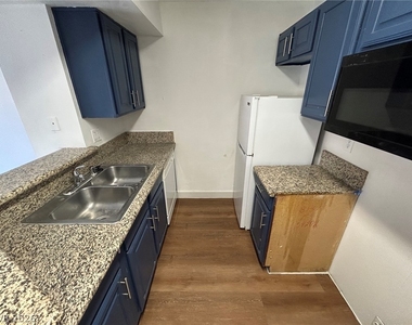 5154 S Jones Boulevard - Photo Thumbnail 6